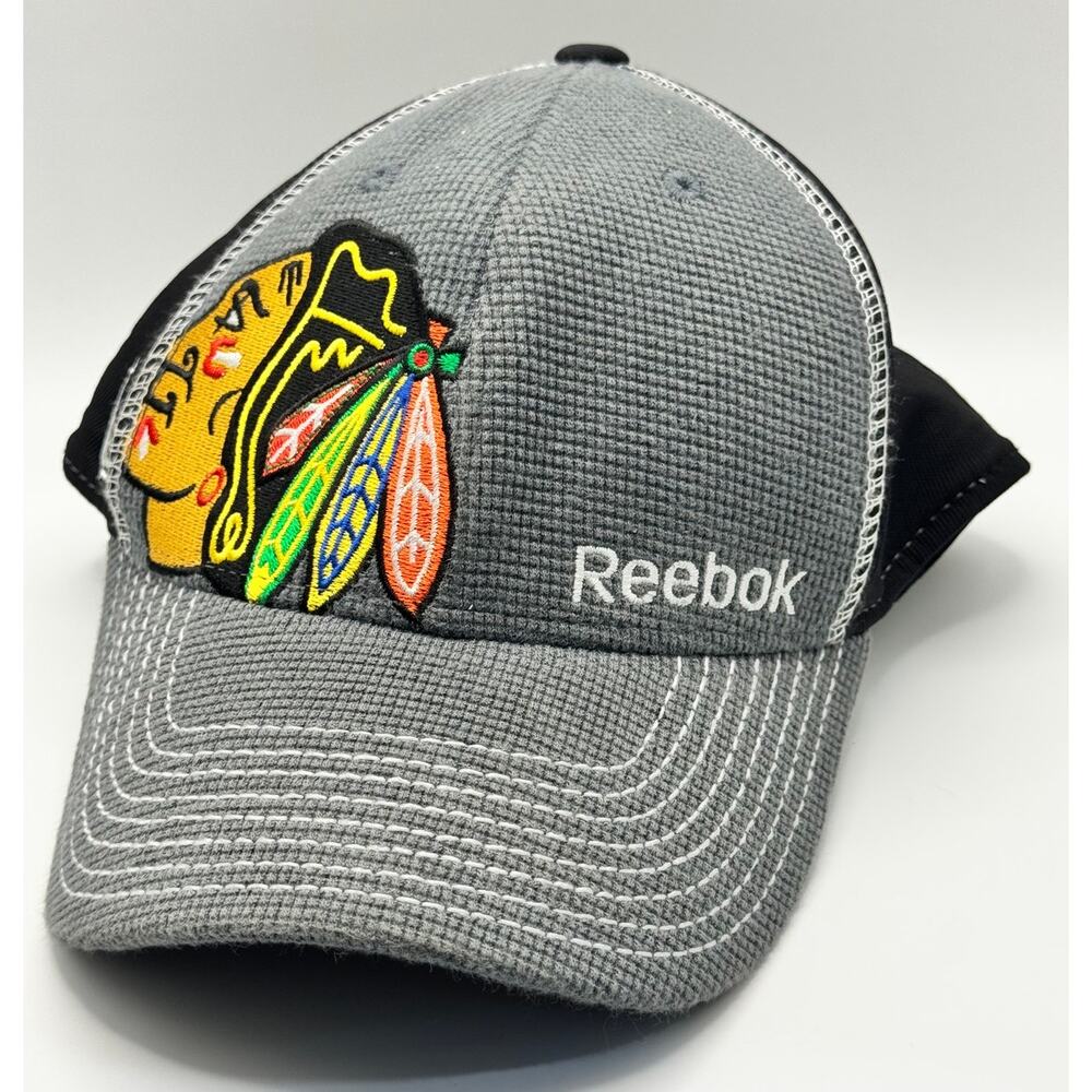 REEBOK Center Ice Sz. L/XL CHICAGO BLACKHAWKS NHL Flex‎ Fitted Black Gray